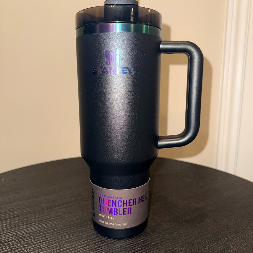 Stanley Quencher H2.0 Tumbler - Midnight Black Black Chroma Collection